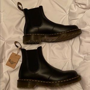 NEW Dr. Martens 2976 Chelsea Boot - Black